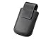 Mit seiner robusten Oberfl�che aus Leder und seiner weichen Innenseite ist das drehbare BlackBerry 
Lederholster der ideale Aufbewahrungsort f�r Ihr BlackBerry-Ger�t. Der drehbare Clip des Holsters 
sorgt f�r maximalen Komfort und Flexibilit�t in jeder Tragesituation.>Highlights- In mehrere 
Richtungen drehbarer RIM-Clip  - Magnetische Proximity-Sensor-Technologie, welche erkennt, dass sich 
das Ger�t im Holster befindet und den Bildschirm ausschaltet, um die Akkuzeit zu verl�ngern robuste 
Lederoberfl�cheKompatibel zu:8520, 9700