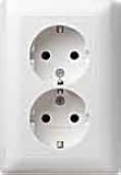 Gira 078301 Schuko Doppelsteckdose volle Platte Cremewei&szlig; gl&auml;nzend
