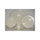 Lenox Courtyard Gold 5 Piece Place Setting