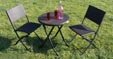 SET TABLE RONDE ET 2 CHAISES EN OSIER TRESSE