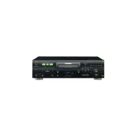JVC XL-SV22BK Karaoke CD Player (Includes 18 CD+G Karaoke Discs and a Microphone)