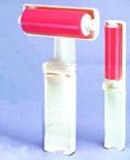 STICKY LINT ROLLER RINSES CLEAN