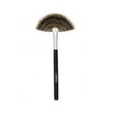 Larenim Fan Brush