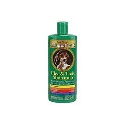 Four Paws Magic Coat Flea & Tick Shampoo with Organic Pyrethrins for Dogs & Cats (12 oz.)