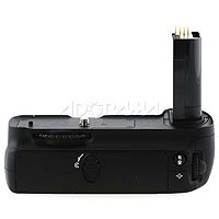 Nikon MB-D200 Multi-Power Battery Pack for the D200 Digital Camera (Retail Packaging)