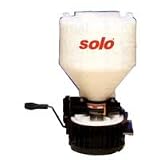 Tools & Hardware : Solo Chest Mount Spreader 20-Pound Capacity Hopper #421S