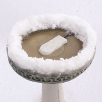 K&H Manufacruring Birdbath De Icer by K&H Manufacturing Inc