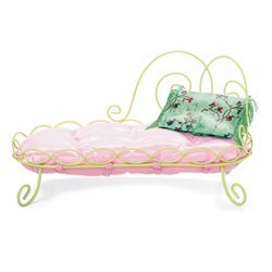<b>Groovy Girls Dreamtastic Princess Dreams Day Bed</b>
