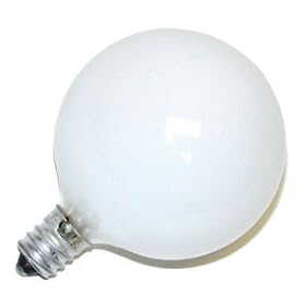 GE 44414 40-Watt 330-Lumen Candelabra Base G16.5 Globe Bulb, Soft White