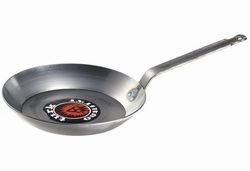 28cm Pfanne mit flachem Stiel und Öse