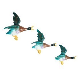 Traditional Wall-Hanging Flying Ducks