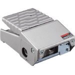 TRUSCO 足踏み切替え弁ポート3