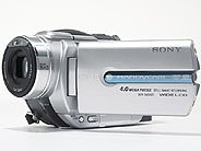 Sony DCR-DVD505E DVD Camcorder (2MP CMOS, 10x Optical, 3.5" Widescreen LCD Screen)