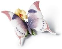 LLADRÓA Moment'S Rest Butterfly Figurine. Porcelain Butterfly Figure.