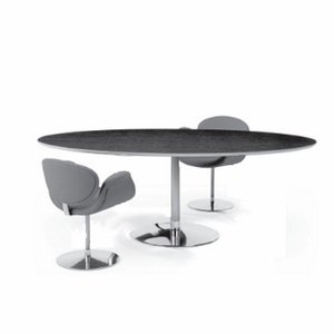 Artifort Circle 3 Oval Dining Table