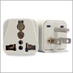 VCT VP106 Universal Outlet Plug Adapter for USA Converts Plugs from Foreign Countries to 3-Pin USA