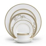 Wedgwood Vera Wang Vera Lace Gold 1-1/2-Quart Covered Vegetable