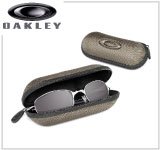 オークリー - スモールソフトボルト-サングラスケース グレー OAKLEY SMALL SOFT VAULT GREY (07-090) [並行輸入品]
