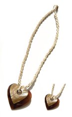 Mother of Pearl Brownlip Black Shell Heart Pendant Necklace