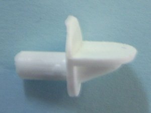 White Plastic Shelf Supports – 5mm Peg 100/pkg 11815WH