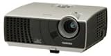 TOSHIBA �v���W�F�N�^�[ TDP-T9(J) (����c��/����/�X�܌��� ���邳2000���[���� �𑜓xXGA �d��2.0kg)