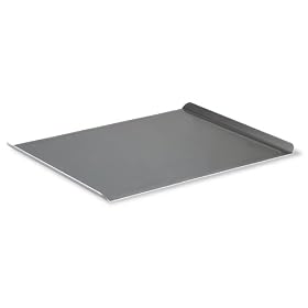 Click here to buy Calphalon Classic Bakeware 14-by-17-Inch Rectangular Nonstick Large Cookie Sheet by Calphalon.
