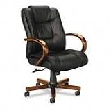 800 Series High-Back Swivel/ Tilt Chair - Black Leather/ Bourbon Cherry Finish
