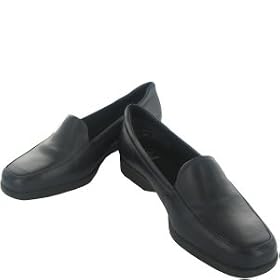 Buy Clarks England Ladies Georgia Loafer by var goTwisterProductImageStrings = new Object();goTwisterProductImageStrings['prodImageNotAvailTextNoColor'] = 