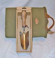 Garden Trowel and Gardeners Kneeling Pad  Gift Set