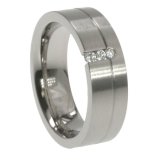 316L Stainless Steel Ring with cubic zirconia. Width: 4mm
