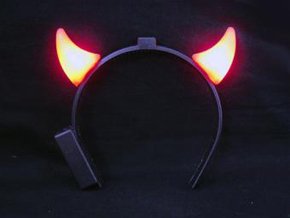 【光る角！】★目立ちまくり点滅発光のLEDカチューシャ（全４色）LEDライト★パーティ・誕生日・記念日・イベント・キッズ・仮装におすすめ☆【レッド】【ハロウィン　クリスマス　コスチューム　衣装　コスプレ】