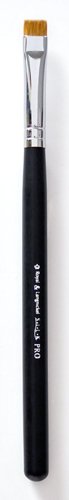 Silk Pro Short Flat Eyeliner Brush For Adding Definition To The Lash Line