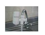 Wasserfilter 3-Stufen-Filtration mit direkter Verbindung zum Wasserhahn. Weiss