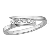 10kt. White Gold, 1/4 ct. tw. Diamond Journey Ring