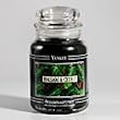 Yankee Candle Large 22-Ounce Jar Candle, Balsam & Cedar