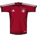 Adidas FC Bayern M�nchen Trainings-Shirt rot/wei� 2010-2011 Farbe: rot/wei�/schwarz