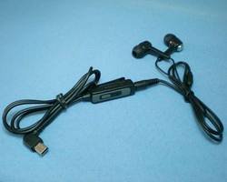 Cover image : HTC端末用(11ピンミニUSB) ハンズフリーイヤホンマイク 3.5mm変換タイプ-541055