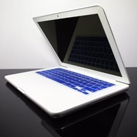 TopCase ROYAL BLUE Keyboard Silicone Cover Skin for Macbook 13″ Unibody (A1342/WHITE) with TOPCASE® Mouse Pad