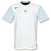 Leicht. Atmungsaktiv. Voller Teamstolz. Das FC Z�rich Replica M�nner-Fu�ballheimtrikot ist bereit 
f�r den Ansto�.Aus 100�% recyceltem Material, das den Schwei� von der Haut ableitet und f�r 
maximalen Tragekomfort sorgt, repr�sentiert das FC Z�rich Heimtrikot voller Stolz den historischen 
Schweizer Look.Vorteile:Dri-FIT-Material leitet Feuchtigkeit ab und sorgt f�r ein trockenes, 
angenehmes Tragegef�hl.Gerippter Rundhalsausschnitt mit Umschlagdetails f�r eine bequeme Passform 
und Mobilit�t.Hochwertiges, gesticktes Clubabzeichen und Grafik f�r Teamstolz.Mesh-Eins�tze an den 
Seiten f�r hervorragende Atmungsaktivit�t.Weitere Angaben:Material: Dri-FIT 100�% recycelter 
Polyester.Waschmaschinenfest.Farbe: wei�/hellblau