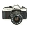 NIKON FM10 35mm Camera Kit