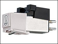 Ersatzsystem (Tonabnehmer incl.Nadel) passend für Plattenspieler Bestellnr.1329+1572 + Gratis-CD !