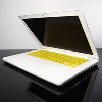 TopCase YELLOW Keyboard Silicone Cover Skin for Macbook 13″ Unibody (A1342/WHITE) with TOPCASE® Mouse Pad