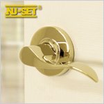 NuSet Abbey: Grade 2 Right-Handed Passage Door Lever (Lifetime Brass)