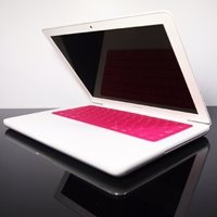 TopCase Solid HOT PINK Keyboard Silicone Cover Skin for Macbook 13″ Unibody (A1342/WHITE) with TOPCASE® Mouse Pad