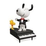 Peanuts A Charlie Brown Christmas Deluxe Tuxedo Dancing Snoopy Figure