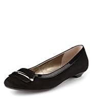 Footglove™ Original Water Repellent Buckle Trim Pumps