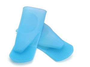 Childrens Toyshop  Kitchen & Housewares : SiliconeZone Pair Of Oven Mitts, Translucent Blue