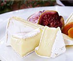 白カビチーズ人気NO．１のクリーミーチーズ！ワイン・紅茶・コーヒーのお供に♪ブリーエキストラ　1/4カット