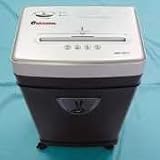 UNIVERSAL PRODUCTS / Medium-duty 38010 confetti-cut paper shredder, silver/black / UNV38010 / Sold as 1 Each / Mfr Part # 38010 \*/ Medium-duty 38010 confetti-cut paper shredder, silver/black