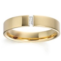 Gold emerald cut diamond set wedding ring - 18ct Yellow Gold